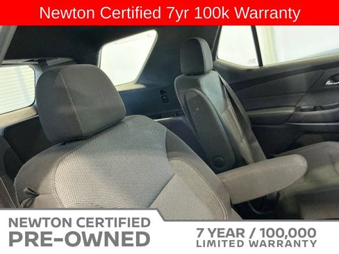 Used 2023 Chevrolet Traverse LT FWD image 10