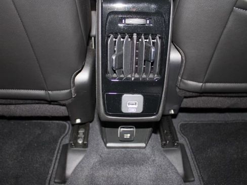 Used 2025 Jeep Compass Limited image 21