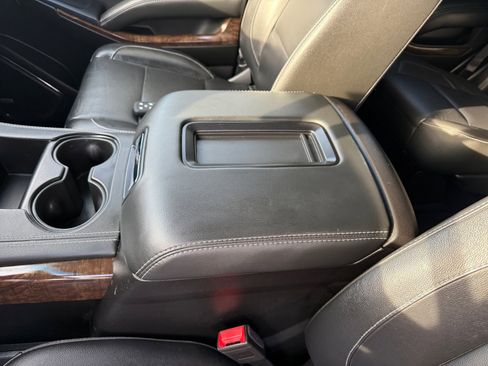 Used 2018 Chevrolet Tahoe LT image 14