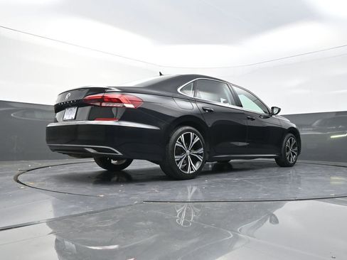 Used 2022 Volkswagen Passat 2.0T SE image 28