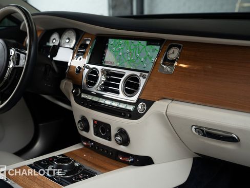 Used 2019 Rolls-Royce Wraith image 32