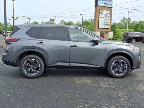 Used 2024 Nissan Rogue SV AWD/4WD image 25