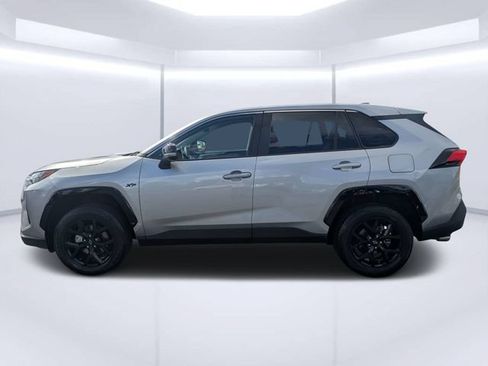 Used 2025 Toyota RAV4 LE FWD image 6