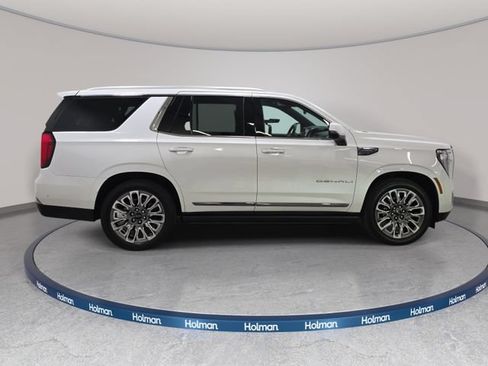 Used 2025 GMC Yukon Denali Ultimate AWD/4WD image 5