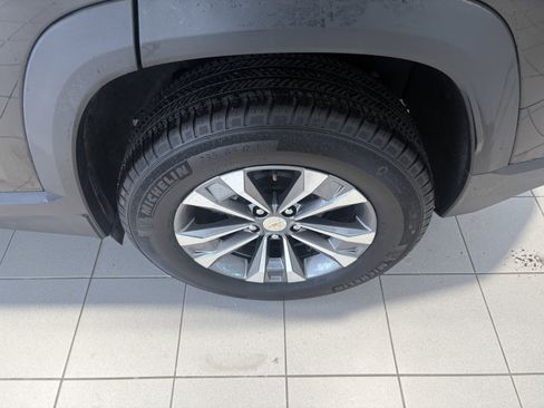 Used 2025 Chevrolet Equinox LT image 6