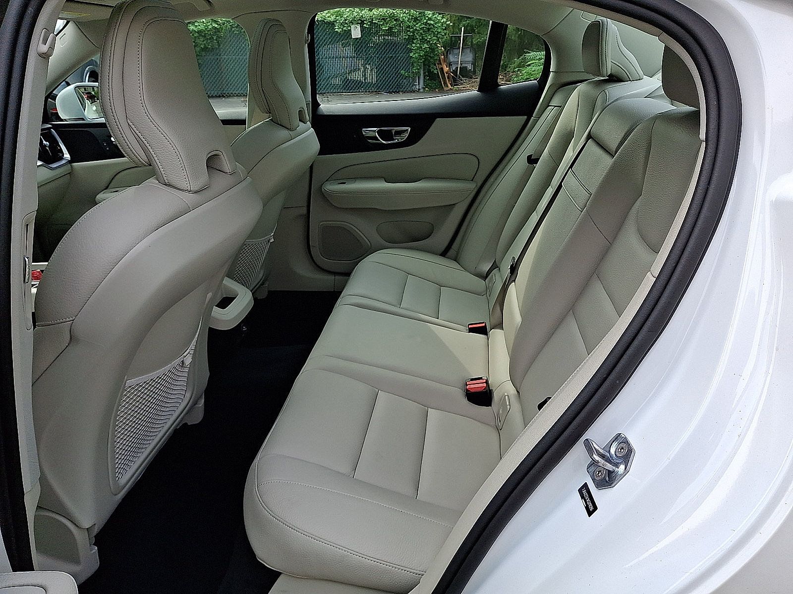 Used 2019 Volvo S60 T6 Momentum w/ Premium Package AWD/4WD image 10