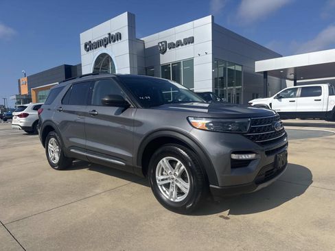 Used 2022 Ford Explorer XLT w/ Equipment Group 202A AWD/4WD image 1