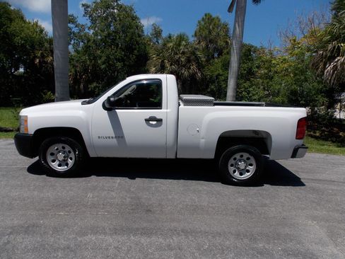 Used 2013 Chevrolet Silverado 1500 W/T RWD image 7