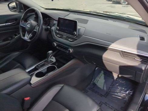 Used 2024 Nissan Altima 2.5 SR FWD image 31
