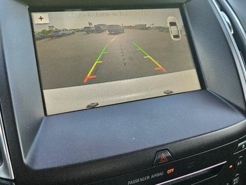 Used 2018 Ford Edge Titanium w/ Equipment Group 301A AWD/4WD image 16