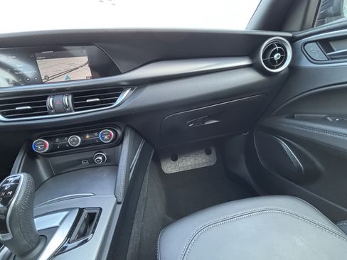 Used 2023 Alfa Romeo Stelvio Veloce AWD/4WD image 35