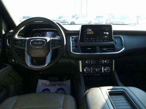 Used 2023 GMC Yukon SLT w/ SLT Premium Package image 23