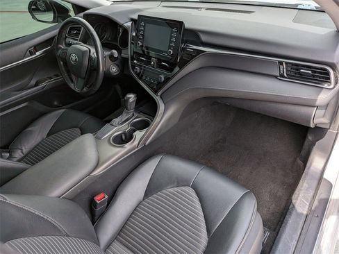 Used 2021 Toyota Camry SE image 29