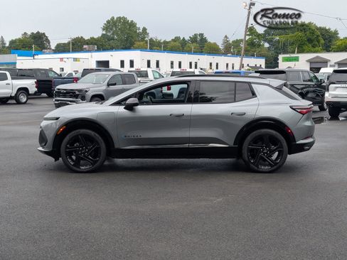 New 2025 Chevrolet Equinox EV RS image 12