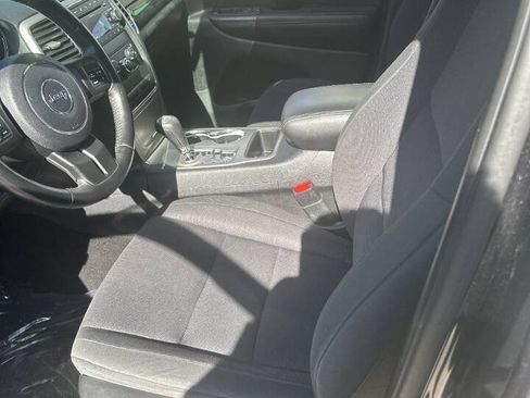 Used 2011 Jeep Grand Cherokee Laredo AWD/4WD image 7