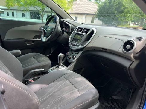 Used 2019 Chevrolet Sonic LT w/ Convenience Package FWD image 21