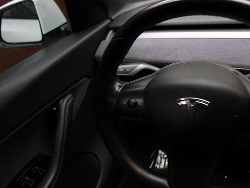 Used 2020 Tesla Model Y Performance image 21