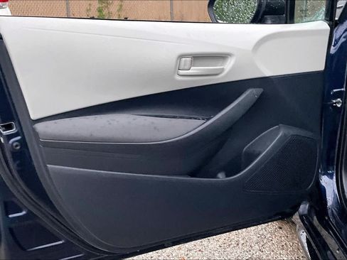 Used 2025 Toyota Corolla LE FWD image 21