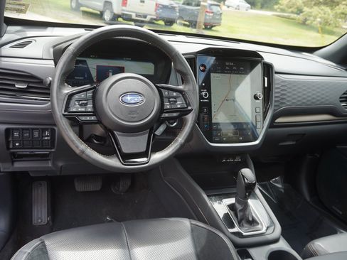Used 2025 Subaru Forester Touring AWD/4WD image 16