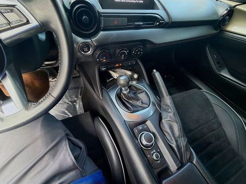 Used 2023 MAZDA MX-5 Miata Club RWD image 15