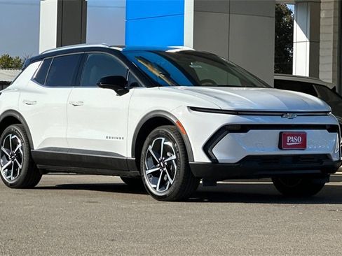 New 2026 Chevrolet Equinox EV LT image 2