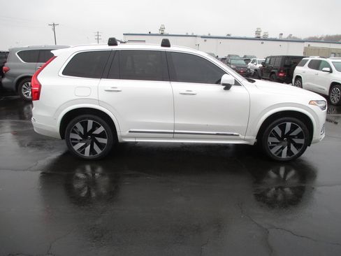 Used 2023 Volvo XC90 T8 Ultimate w/ Protection Package Premier image 3