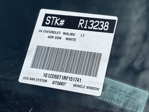 Used 2024 Chevrolet Malibu LT FWD image 4