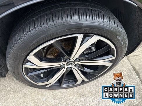 Used 2025 Volvo XC60 B5 Ultra w/ Protection Package Premier AWD/4WD image 11