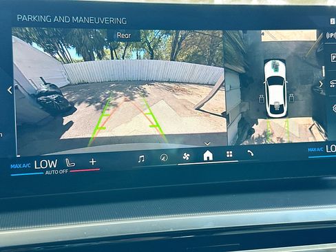 Certified 2024 BMW i4 eDrive35 w/ Convenience Package image 14