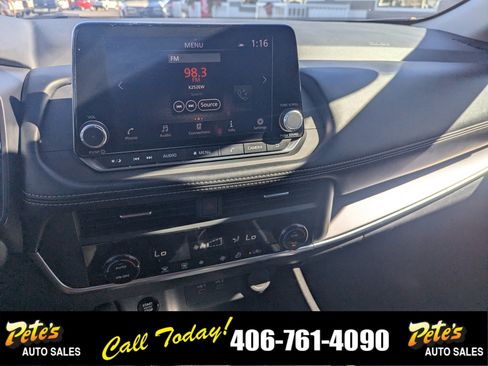 Used 2024 Nissan Rogue SV image 19