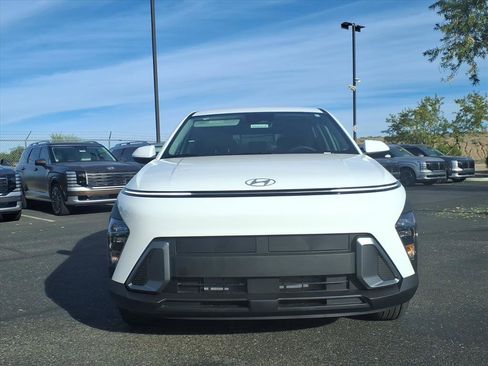 New 2026 Hyundai Kona SE image 2