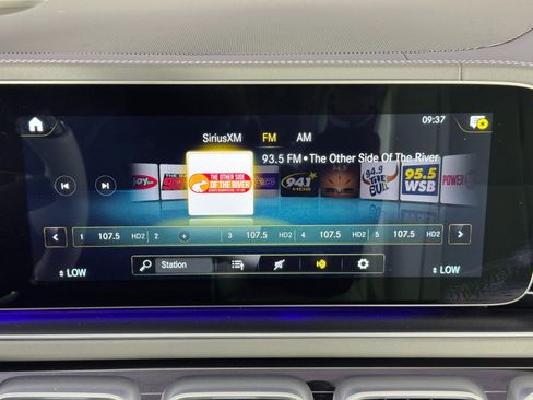 Used 2023 Mercedes-Benz Maybach GLS 600 4MATIC image 29