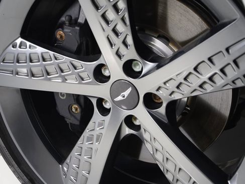 Used 2023 Genesis GV70 2.5T w/ Sport Prestige Package image 18