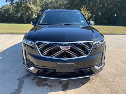 Used 2025 Cadillac XT6 Premium Luxury image 11