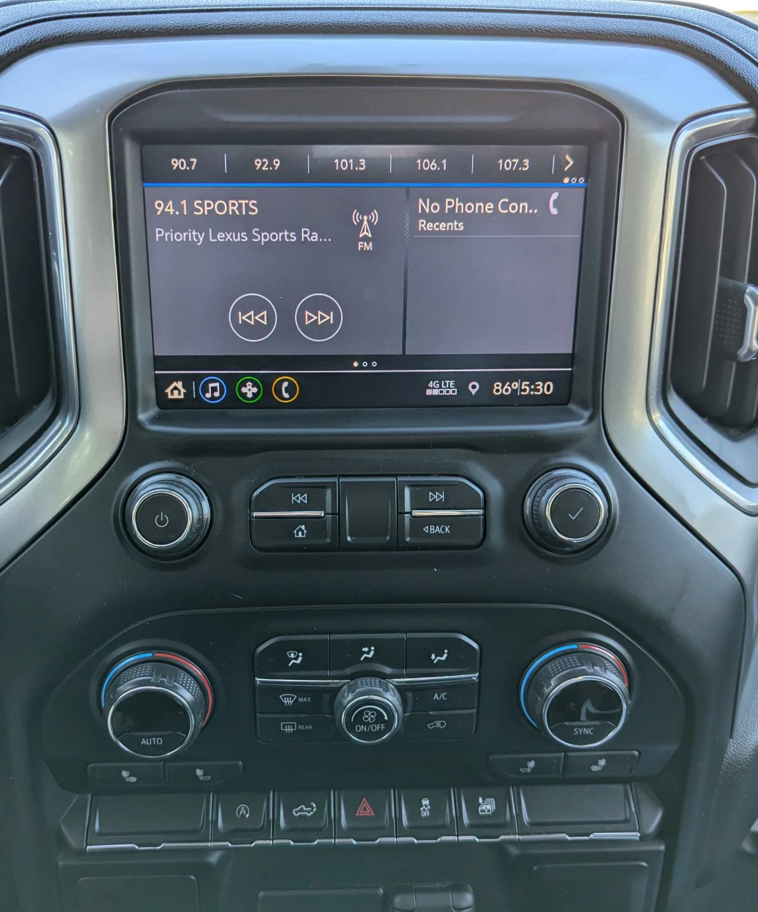 Used 2020 Chevrolet Silverado 1500 LT w/ All-Star Edition AWD/4WD image 12