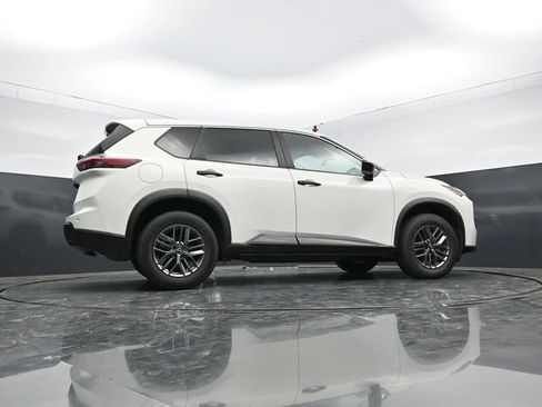 Used 2024 Nissan Rogue S AWD/4WD image 58
