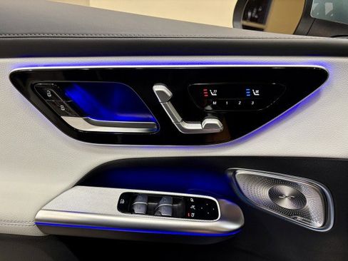 New 2026 Mercedes-Benz GLC 300 GLC 300 image 8