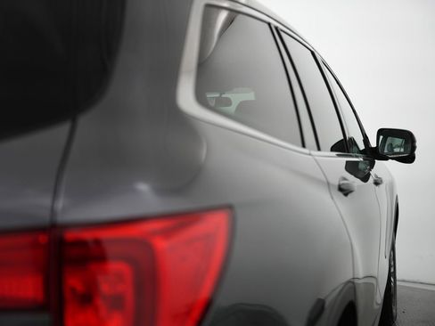 Used 2017 Honda Pilot EX image 65