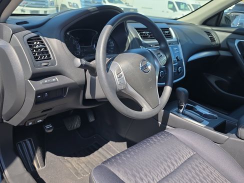 Used 2018 Nissan Altima 2.5 S w/ S Convenience Package image 16