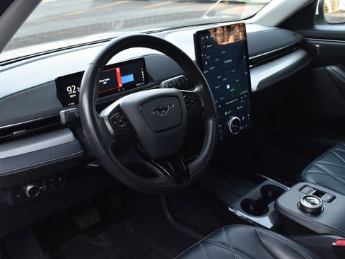 Used 2022 Ford Mustang Mach-E Select image 20