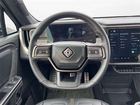 Used 2023 Rivian R1S Launch Edition image 12