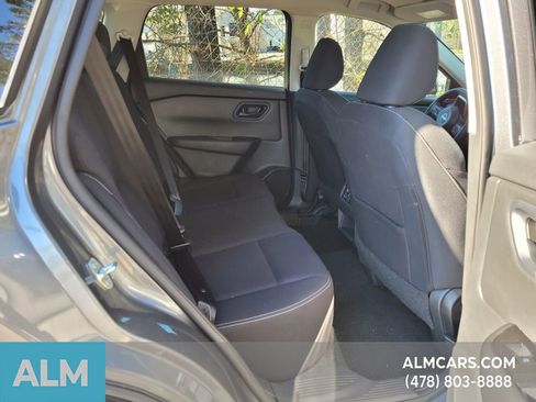 Used 2024 Nissan Rogue S image 9