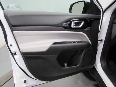 Used 2023 Jeep Compass Limited w/ Elite Group AWD/4WD image 12