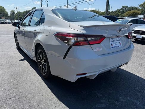 Used 2023 Toyota Camry SE FWD image 5