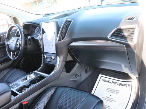 Used 2024 Ford Edge Titanium image 35