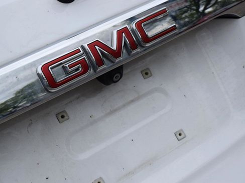 Used 2021 GMC Acadia SLT FWD image 12