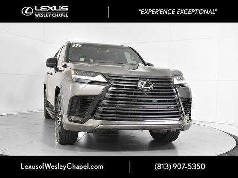 Used 2023 Lexus LX 600 4WD w/ Luxury Package image 1