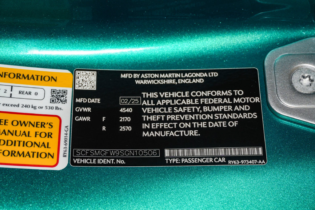 Used 2025 Aston Martin V8 Vantage Coupe RWD image 35