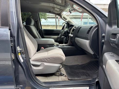 Used 2010 Toyota Tundra 4x4 CrewMax image 46