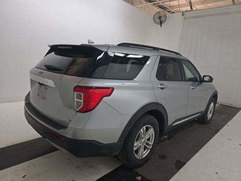 Used 2020 Ford Explorer XLT w/ Equipment Group 202A image 3